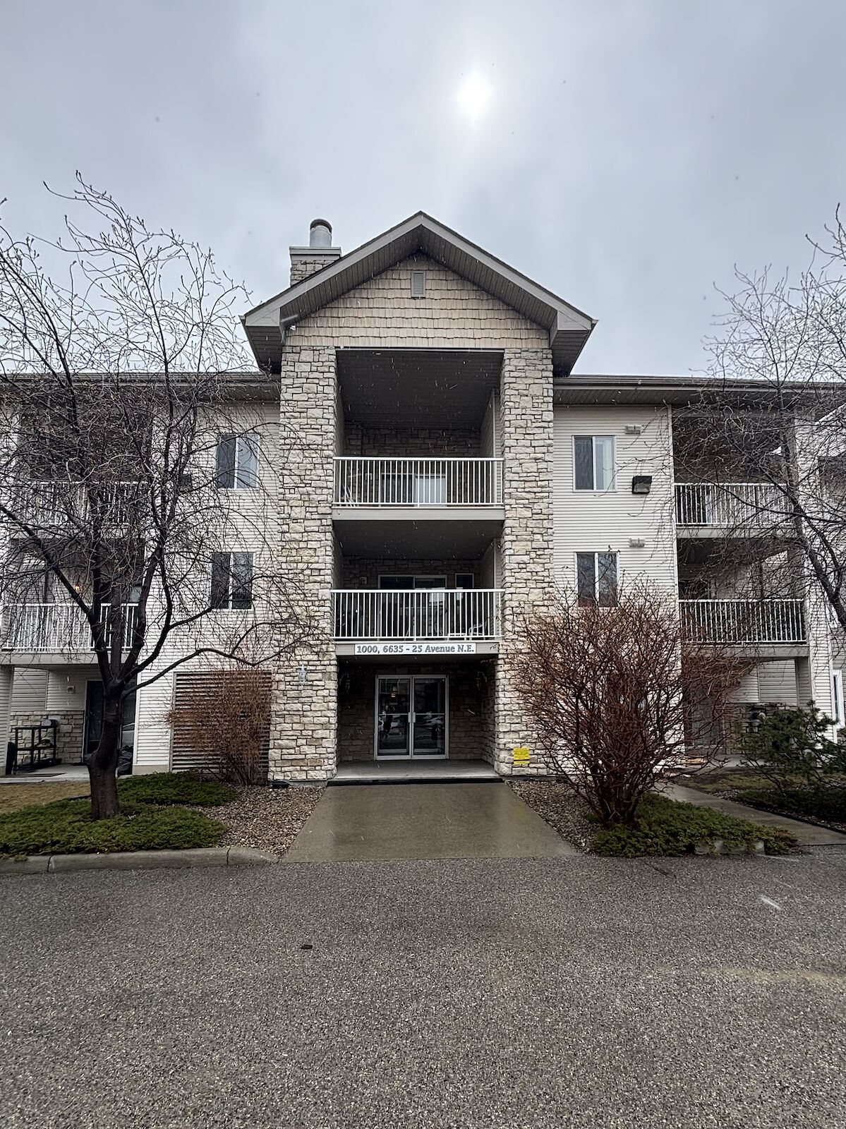 Calgary 2 bedrooms Condo Unit for rent. Property photo: 629778-1