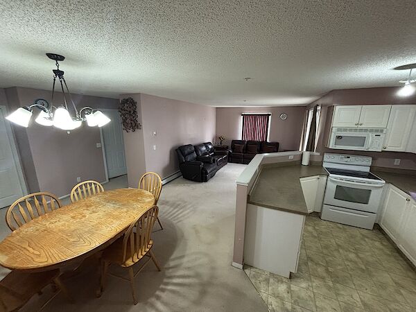 Calgary 2 bedrooms Condo Unit for rent. Property photo: 629778-3