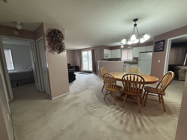 Calgary 2 bedrooms Condo Unit for rent. Property photo: 629778-2