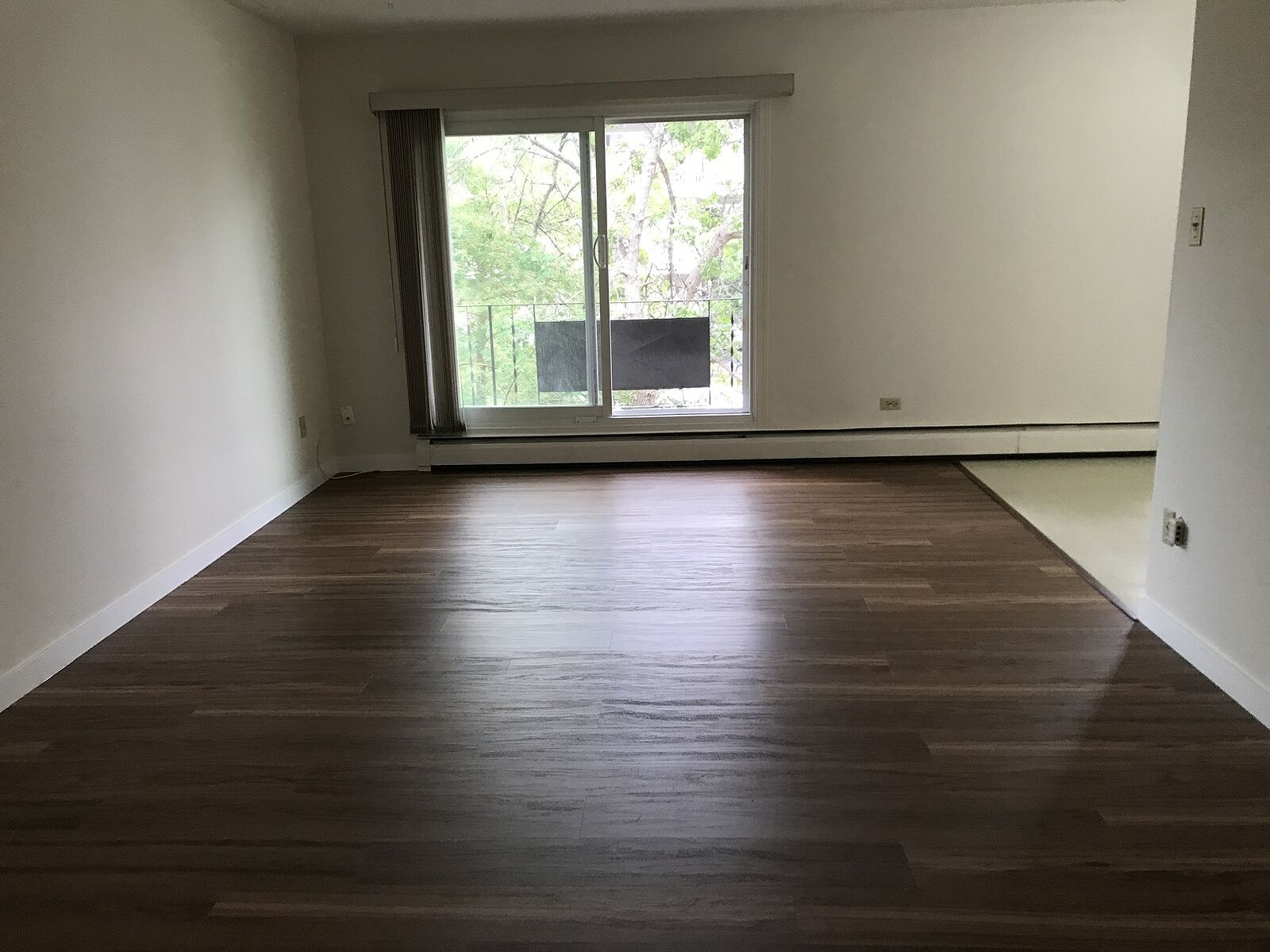 Calgary 2 bedrooms Condo Unit for rent. Property photo: 630254-1