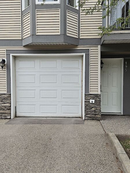 Calgary 3 bedrooms Townhouse for rent. Property photo: 630369-2