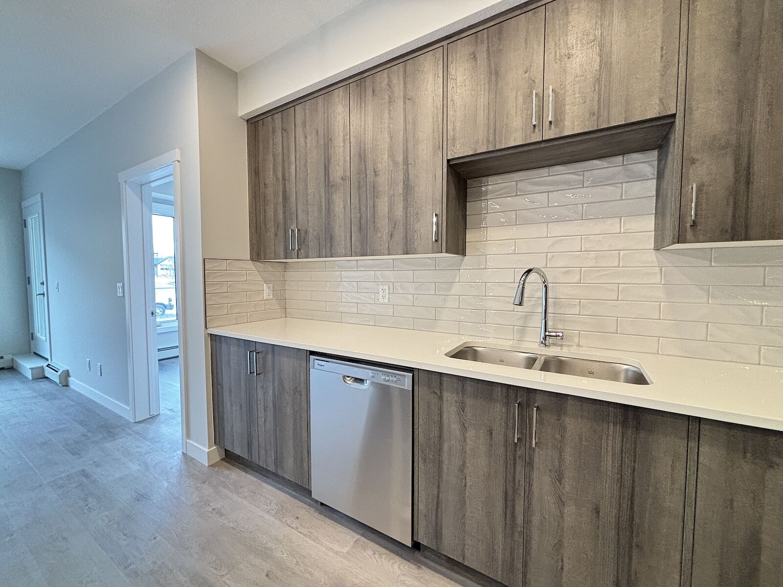 Calgary 2 bedrooms Condo Unit for rent. Property photo: 630571-1