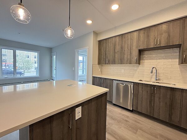 Calgary 2 bedrooms Condo Unit for rent. Property photo: 630571-2