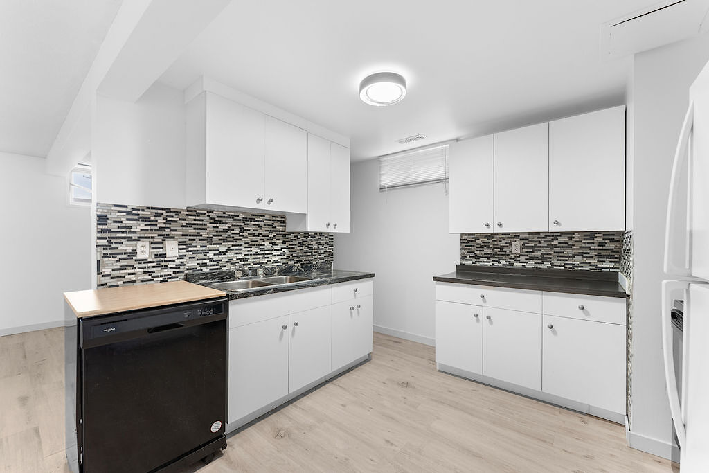 Calgary 2 bedrooms Basement for rent. Property photo: 630934-1
