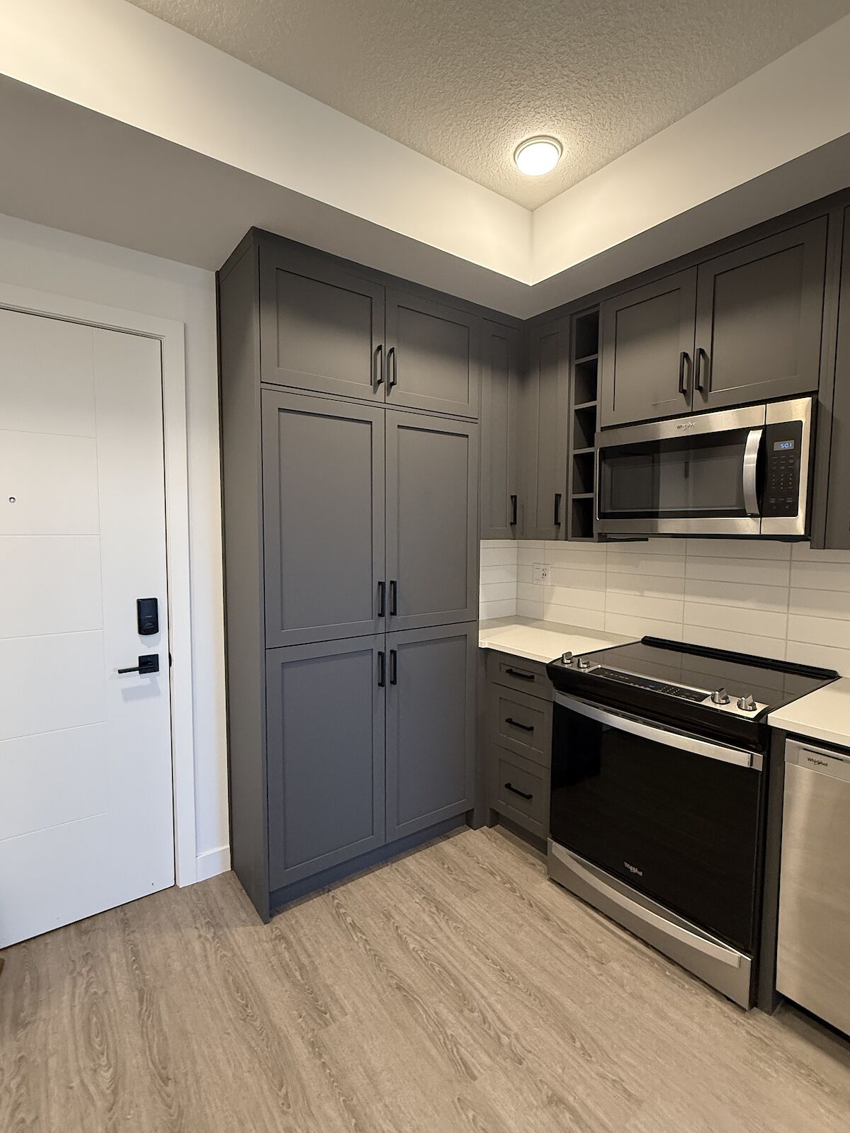 Calgary 1 bedroom Condo Unit for rent. Property photo: 631849-1