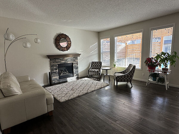 Calgary 5 + Den bedrooms House for rent. Property photo: 632852-3