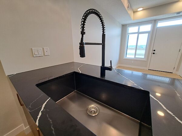 Calgary 1 bedroom Townhouse for rent. Property photo: 632871-3