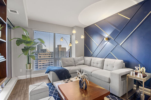 LUXURY Condo-Furnished-Downtown 5 min to LRT & Prince's Island Park-August 2026
