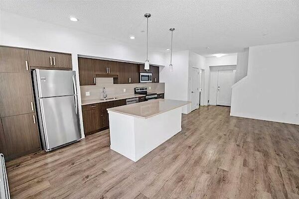 Calgary 2 + Den bedrooms Townhouse for rent. Property photo: 633454-3