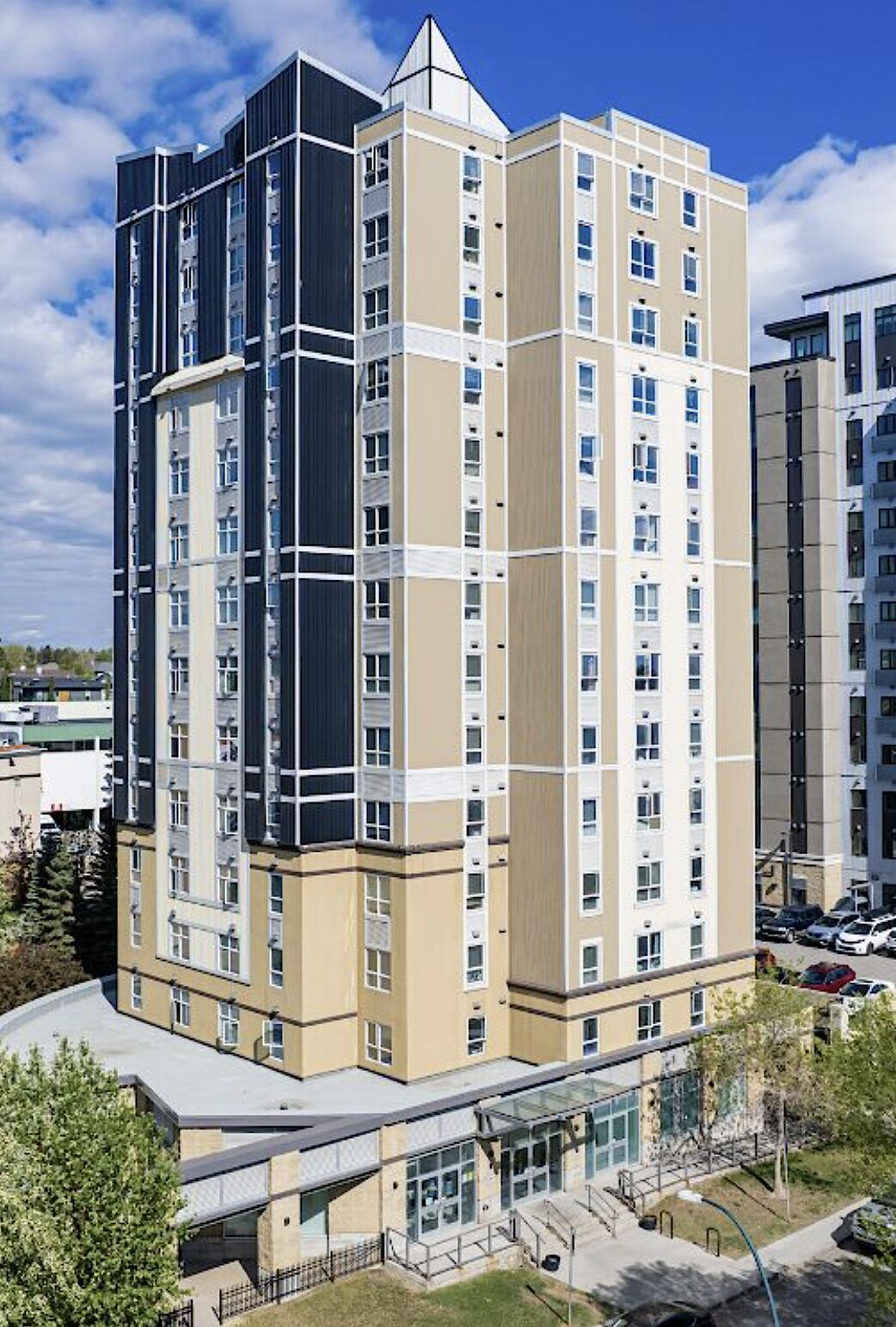 Calgary studio Condo Unit for rent. Property photo: 633654-1