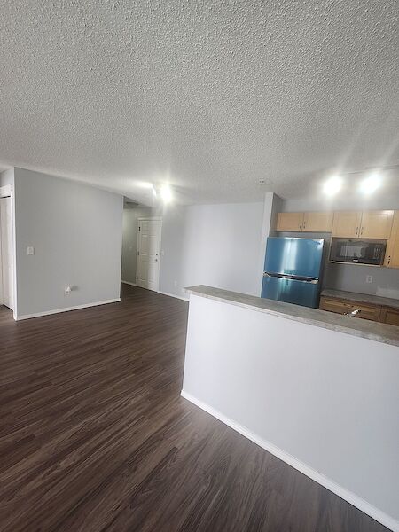 Calgary 2 bedrooms Condo Unit for rent. Property photo: 633758-3
