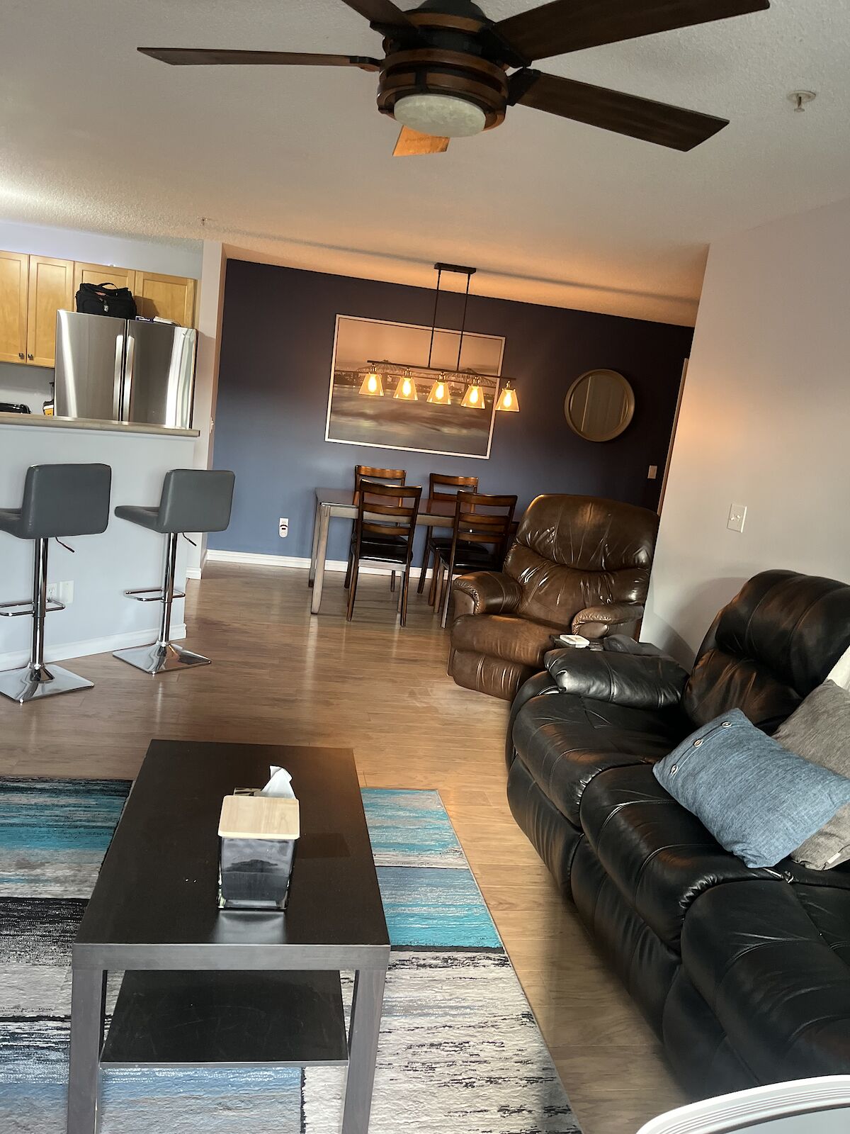 Airdrie 2 bedrooms Condo Unit for rent. Property photo: 633827-1