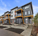 GORGEOUS SETON TOWNHOUSE - END UNIT