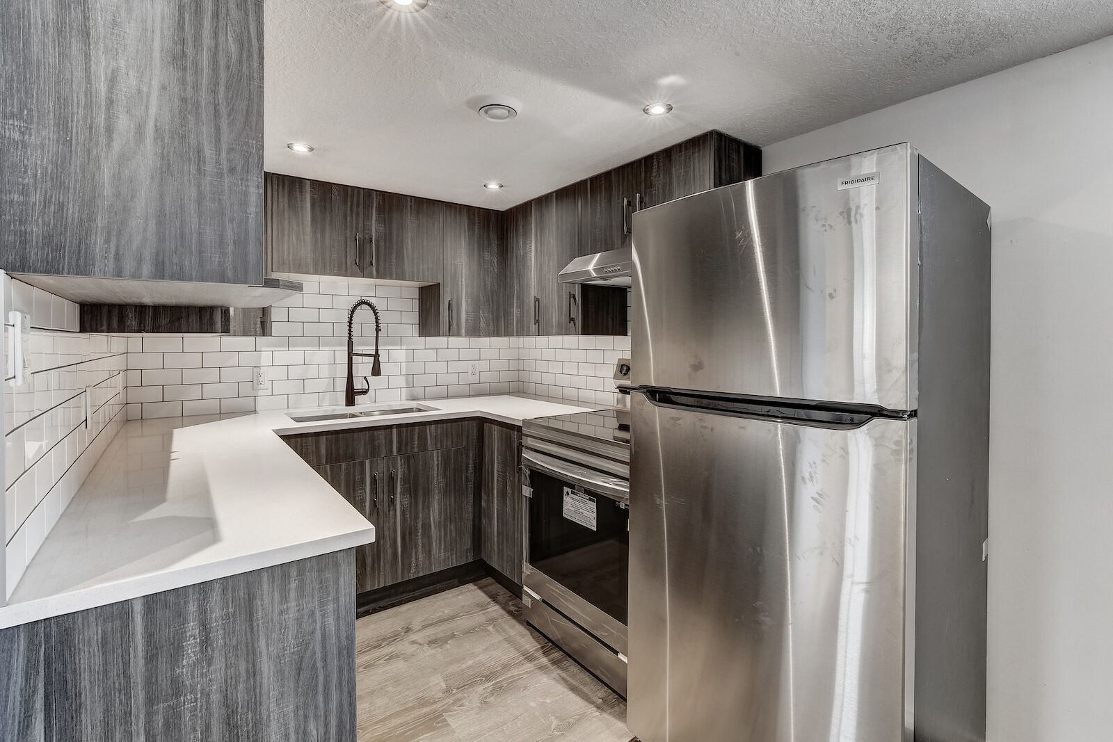 Calgary 2 bedrooms Basement for rent. Property photo: 634150-1