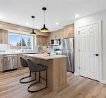 Stunning Completely Renovated 3 Bedrooms Bi-Level in Marlborough Park ( Main FL)