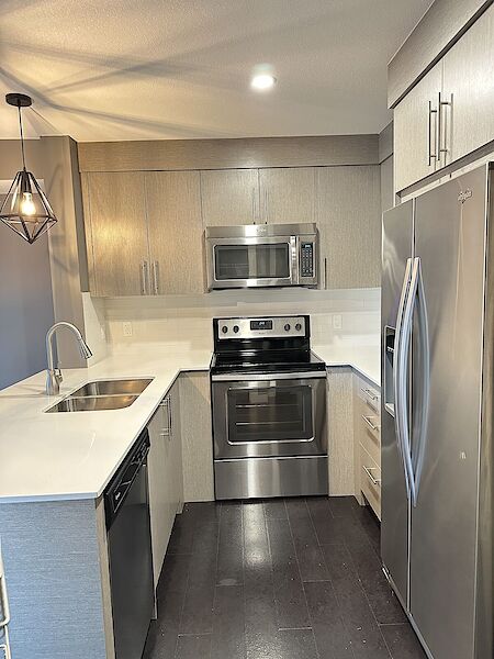 Calgary 1 + Den bedrooms Condo Unit for rent. Property photo: 634703-3
