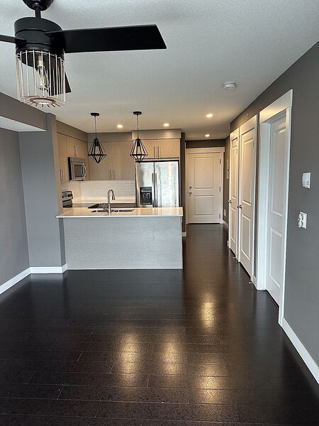 Calgary 1 + Den bedrooms Condo Unit for rent. Property photo: 634703-2