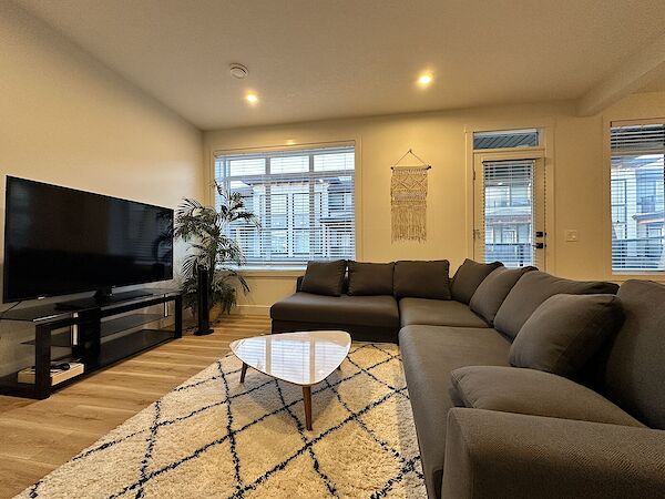 Calgary 3 bedrooms Townhouse for rent. Property photo: 634717-2