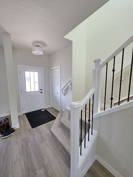 Calgary 3 bedrooms Duplex for rent. Property photo: 634960-2