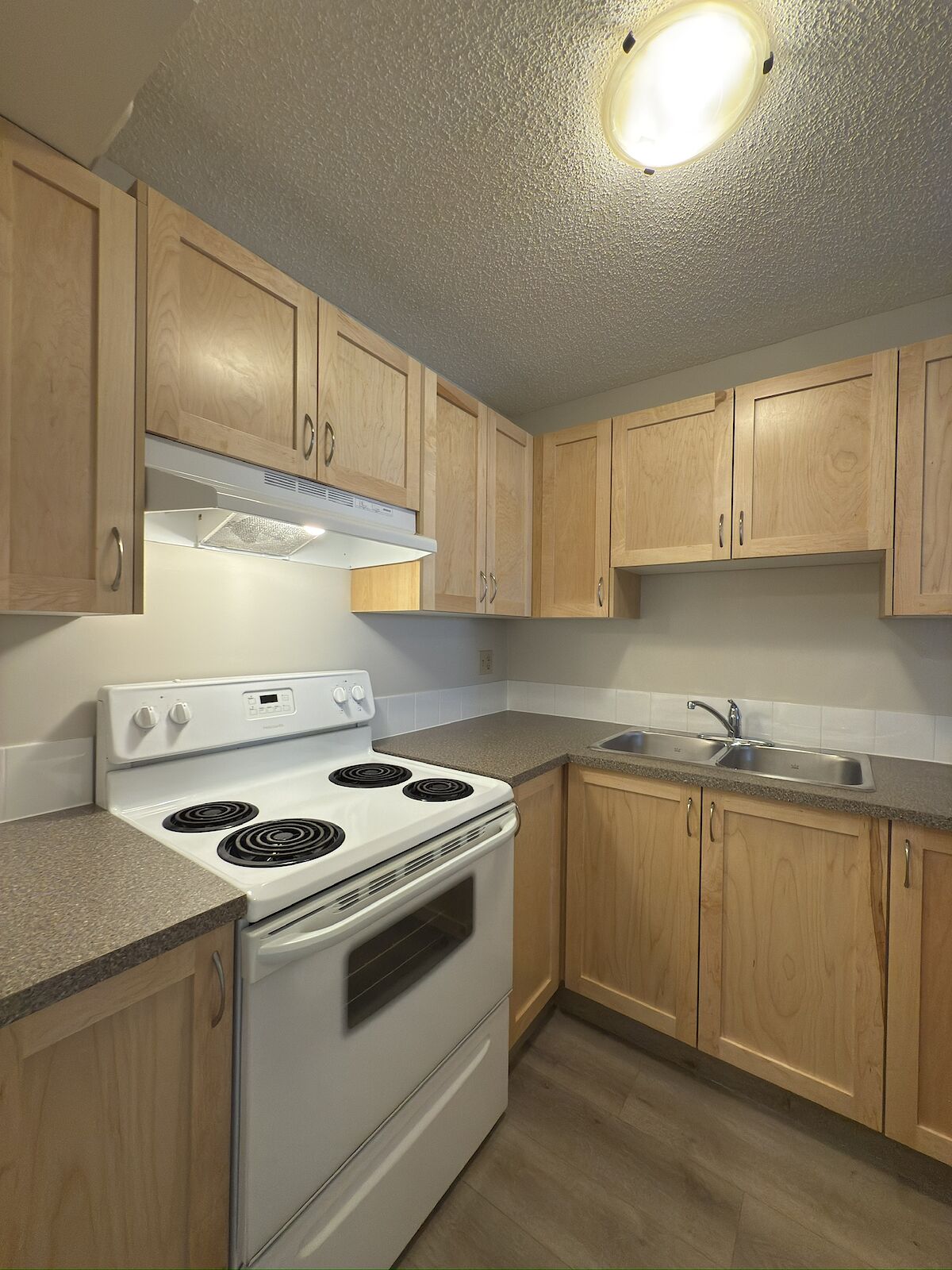 Calgary 1 bedroom Condo Unit for rent. Property photo: 636088-1