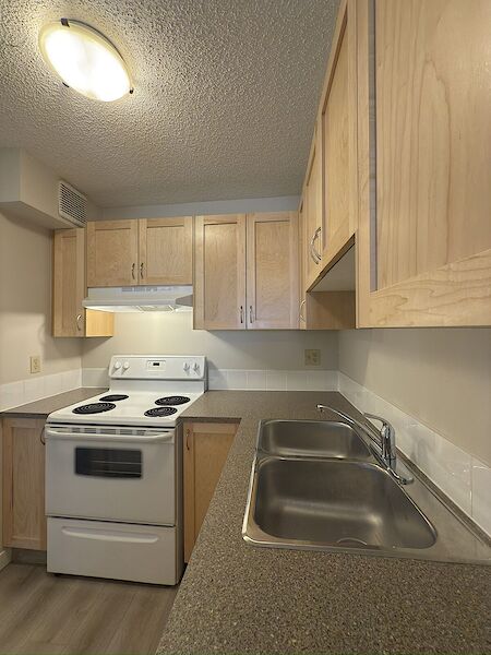 Calgary 1 bedroom Condo Unit for rent. Property photo: 636088-3