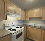 RENOVATED ONE BEDROOM APARTMENT AVAILABLE NOW!
