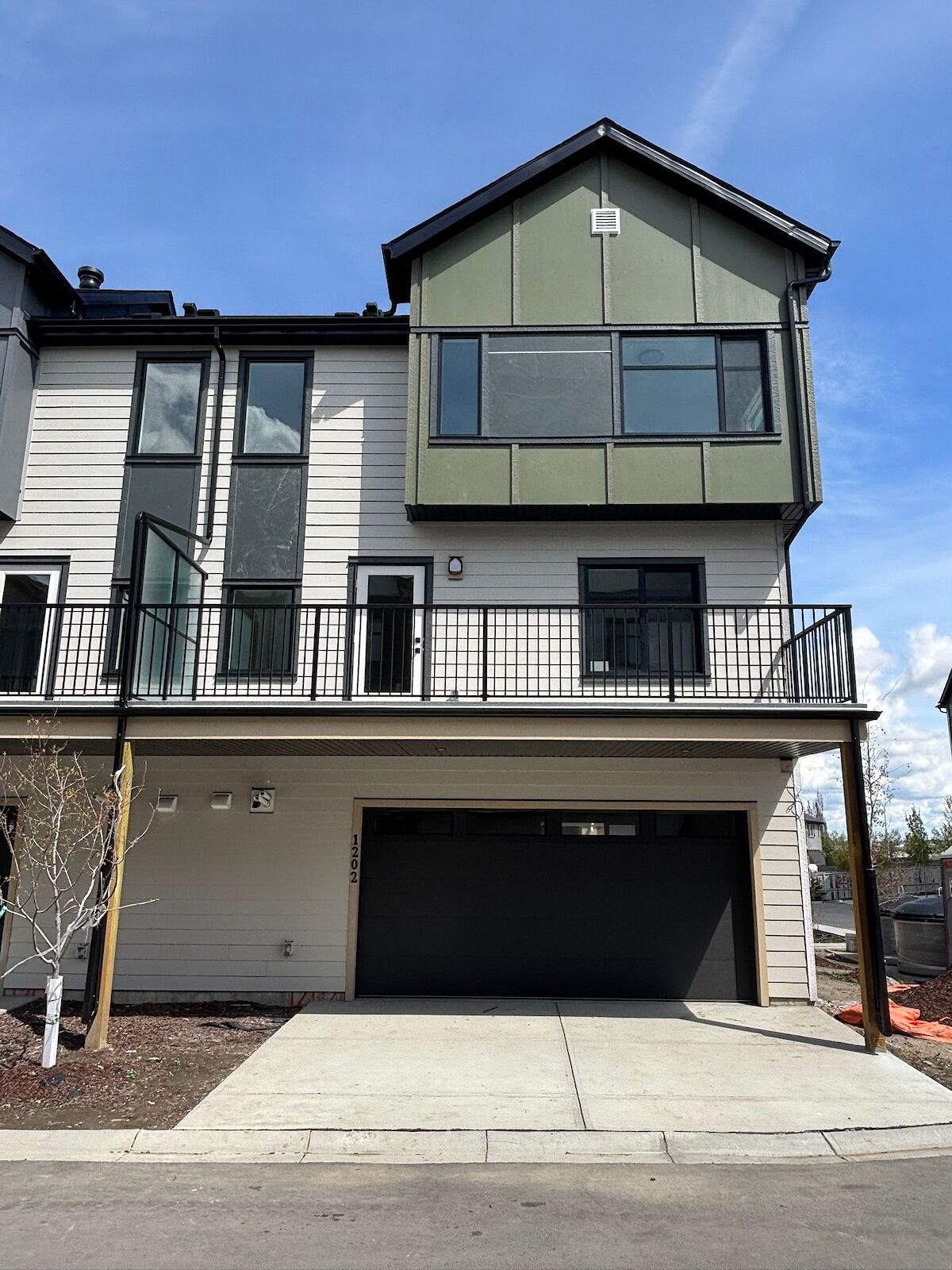 Airdrie 3 bedrooms Townhouse for rent. Property photo: 636197-1