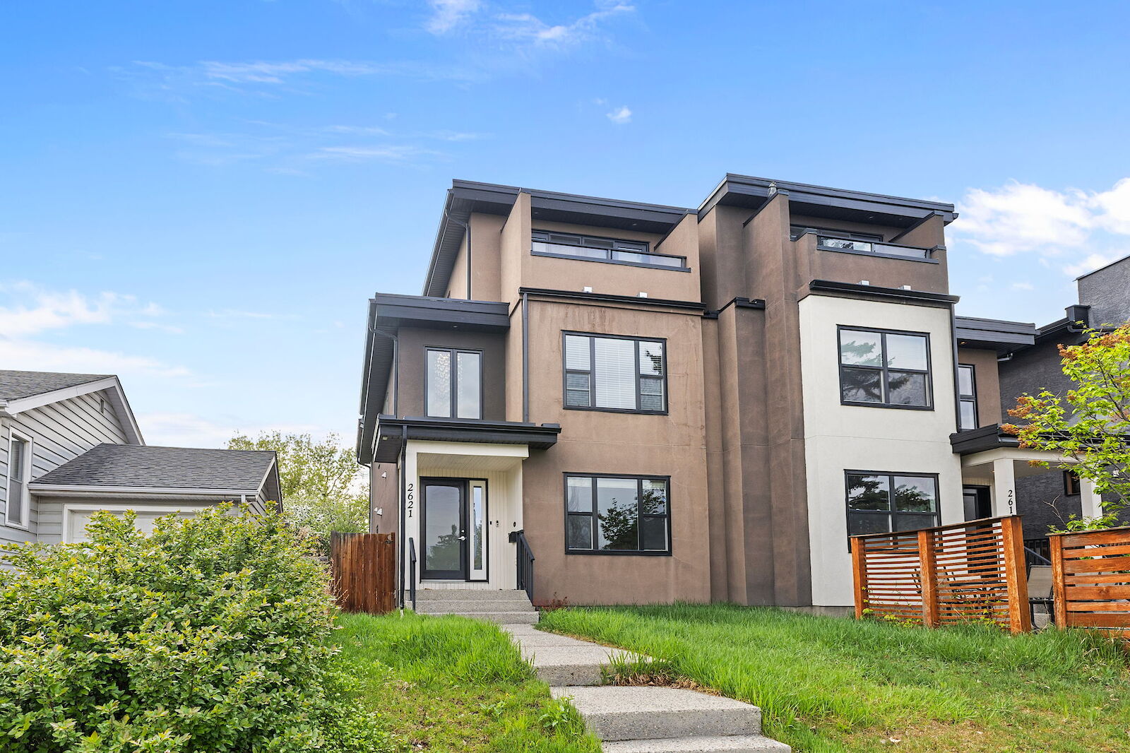 Calgary 4 bedrooms Duplex for rent. Property photo: 636379-1