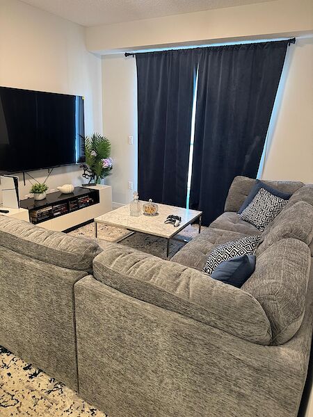 Calgary 2 bedrooms Condo Unit for rent. Property photo: 636605-3