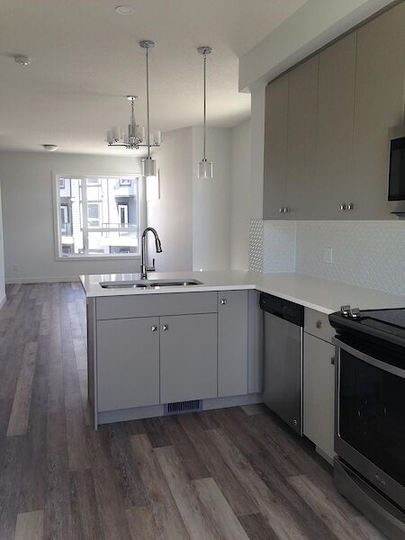 Calgary 2 bedrooms Townhouse for rent. Property photo: 636674-2