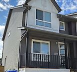 Cute, new two-sty duplex to share with roommate