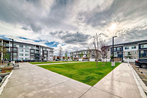Calgary 2 bedrooms Condo Unit for rent. Property photo: 637742-2