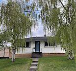 Upgraded 2 bedroom basement - Furnished