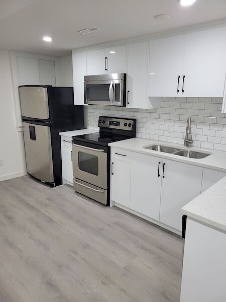 Calgary 2 + Den bedrooms Basement for rent. Property photo: 638041-3
