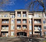 Cosy 2 BR, 2 full bath Aptt - Main FL, 3 mins from Downtown. Alt - Bsmt unit NW