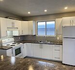 Large 3 Bedroom upper in Queensland