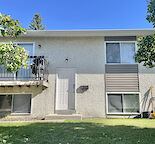 GREAT LOCATION-JUST LIKE NEW- BOWNESS 2 BEDROOM BI-LEVEL TOWNHOUSE