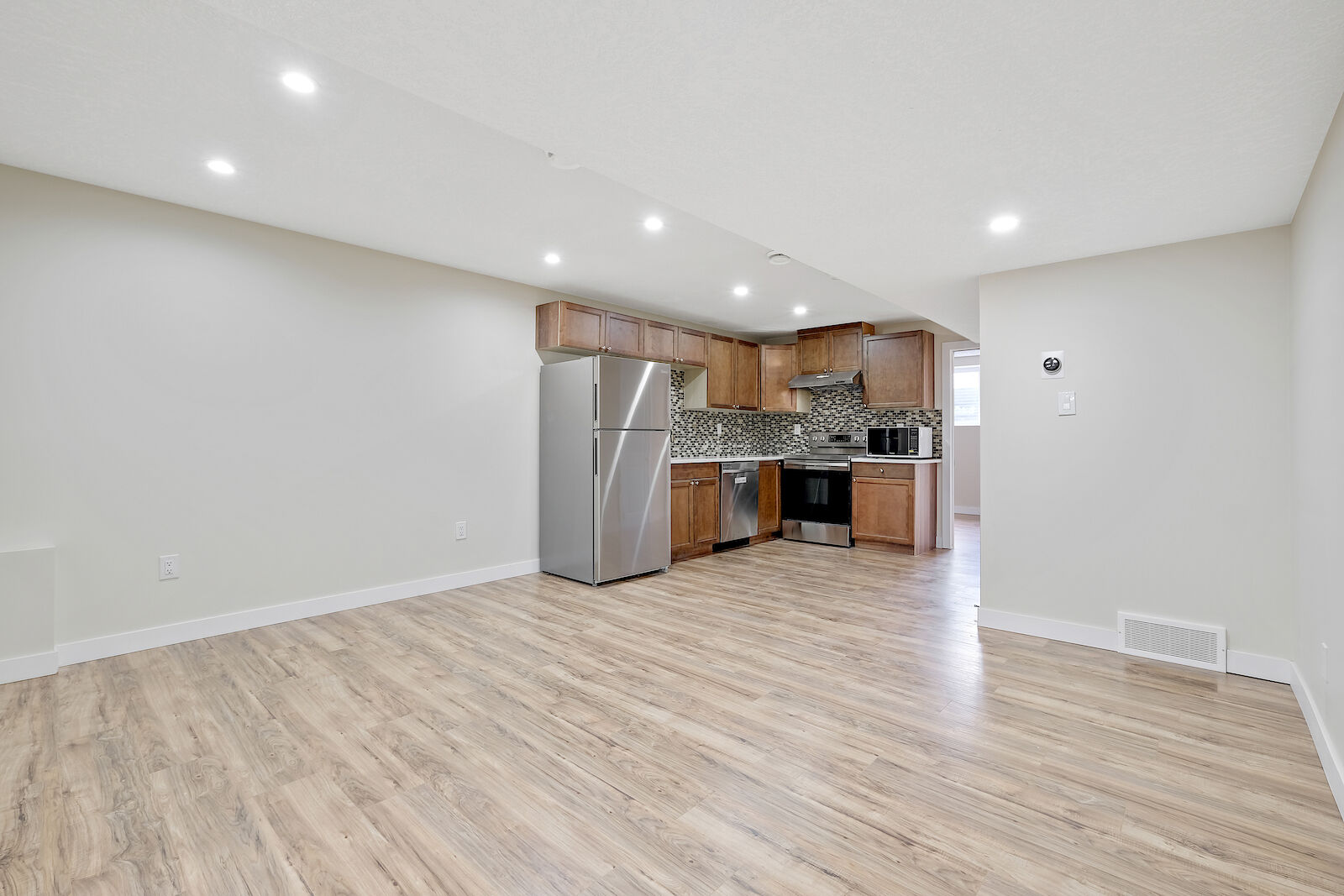 Calgary 2 bedrooms Basement for rent. Property photo: 639381-1