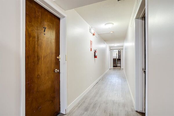 Calgary 1 bedroom Condo Unit for rent. Property photo: 640229-2
