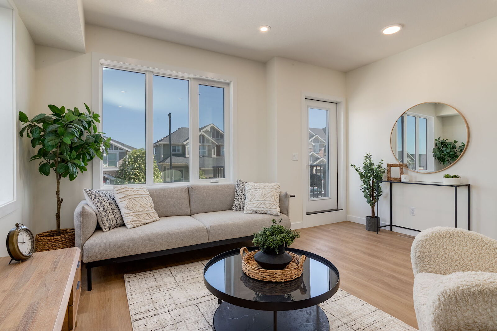 Cochrane 3 bedrooms Townhouse for rent. Property photo: 640276-1