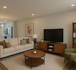 4 Bedroom 3 Bathroom - AC - Bright Open