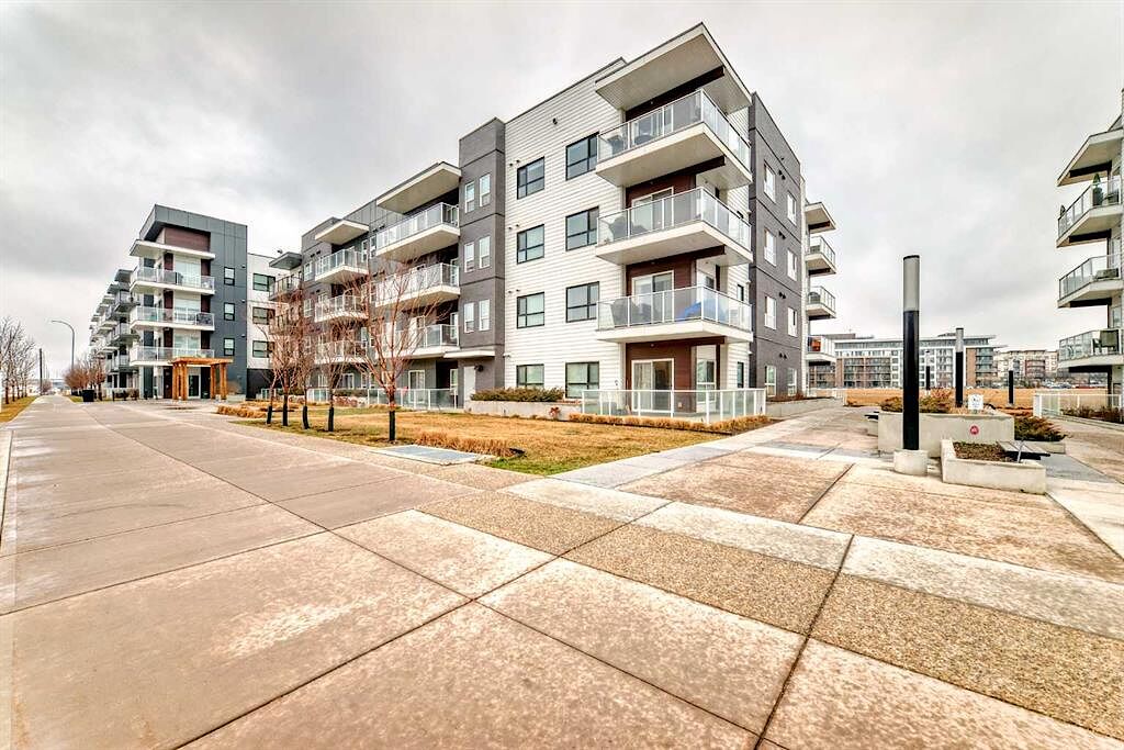 Calgary 2 bedrooms Condo Unit for rent. Property photo: 640392-1