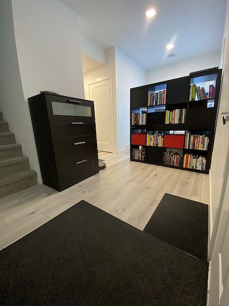 Calgary 3 + Den bedrooms Townhouse for rent. Property photo: 640647-3