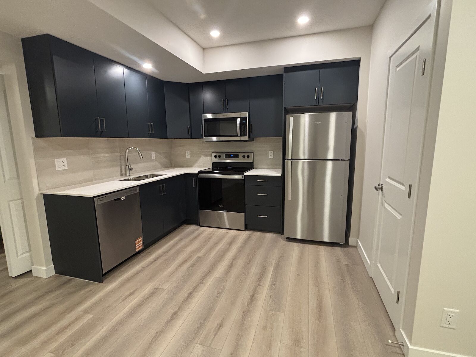 Calgary 1 bedroom Basement for rent. Property photo: 641072-1