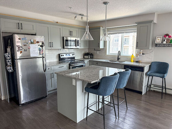 Calgary 2 bedrooms Condo Unit for rent. Property photo: 641102-3