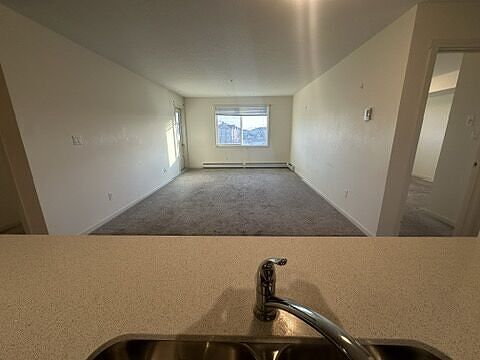 Calgary 2 + Den bedrooms Condo Unit for rent. Property photo: 641374-2