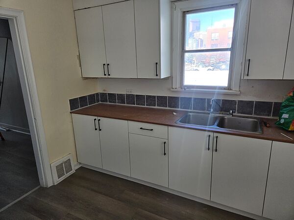 Calgary 2 bedrooms Main Floor for rent. Property photo: 642010-3