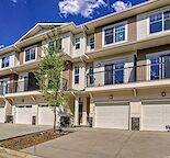 Luxury 4 bedroom 3.5 bathroom Townhouse in Sage Hill, Stunning and Oversized