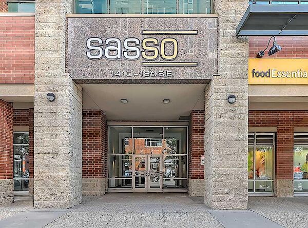 2 Bedroom /2 Bath Airconditioned East Facing Condo with Underground parking