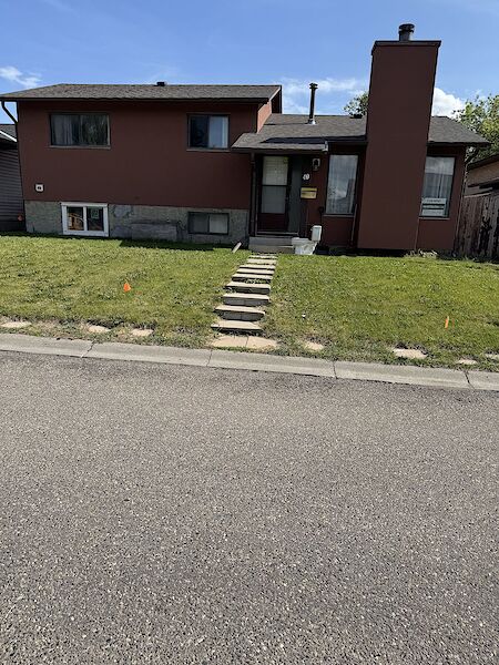 Calgary 5 bedrooms House for rent. Property photo: 643190-2